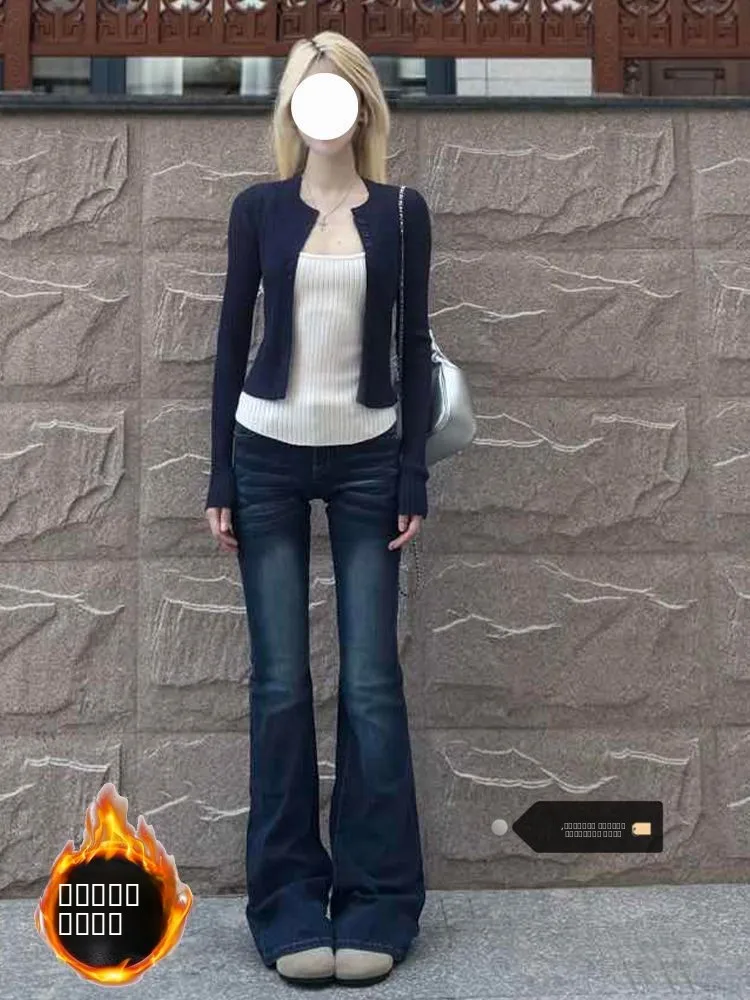 Женские джинсы больших размеров, винтажные, с флисовой подкладкой, расклешенные, из плотного денима, осенне-зимние, новые, с низкой посадкой, на молнии
Женские джинсы больших размеров, винтажные, с флисовой подкладкой, расклешенные, из плотного денима, осенне-зимние, новые, с низкой посадкой, на молнии