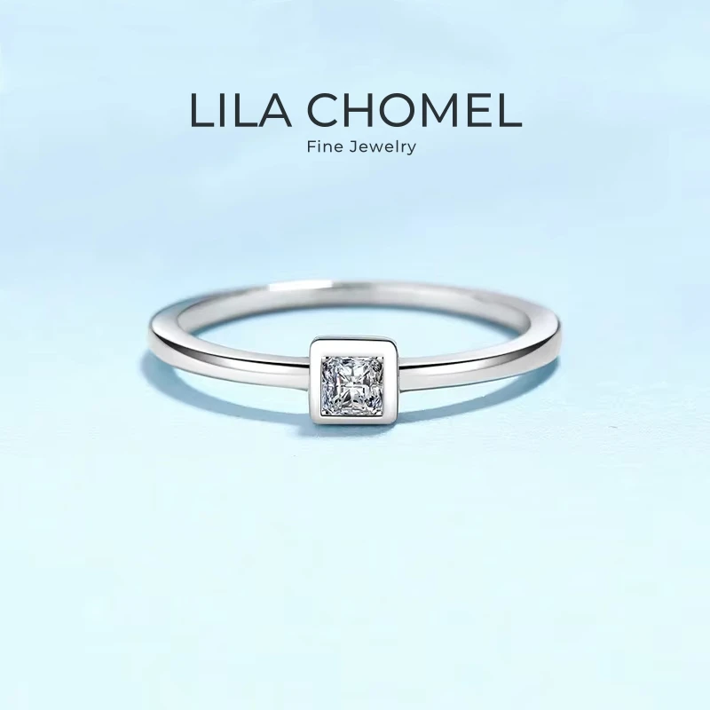 Engagement PT950 Platinum Girl Rings Women Wedding Bands Moissanite Square Diamond 0.3Carat Daughter Birthday Gift Fine Jewelry
Engagement PT950 Platinum Girl Rings Women Wedding Bands Moissanite Square Diamond 0.3Carat Daughter Birthday Gift Fine Jewelry