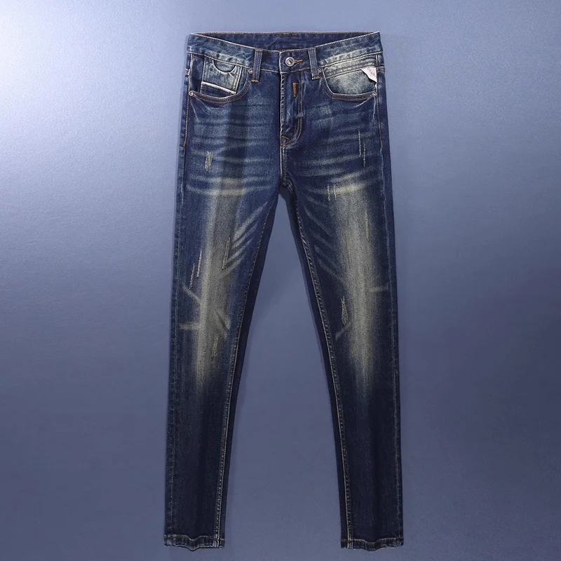 Italian designer fashionable men's jeans, washed with water, nostalgic stretch, slim fit, blue pleated jeans, high street hip-ho
Italian designer fashionable men's jeans, washed with water, nostalgic stretch, slim fit, blue pleated jeans, high street hip-ho