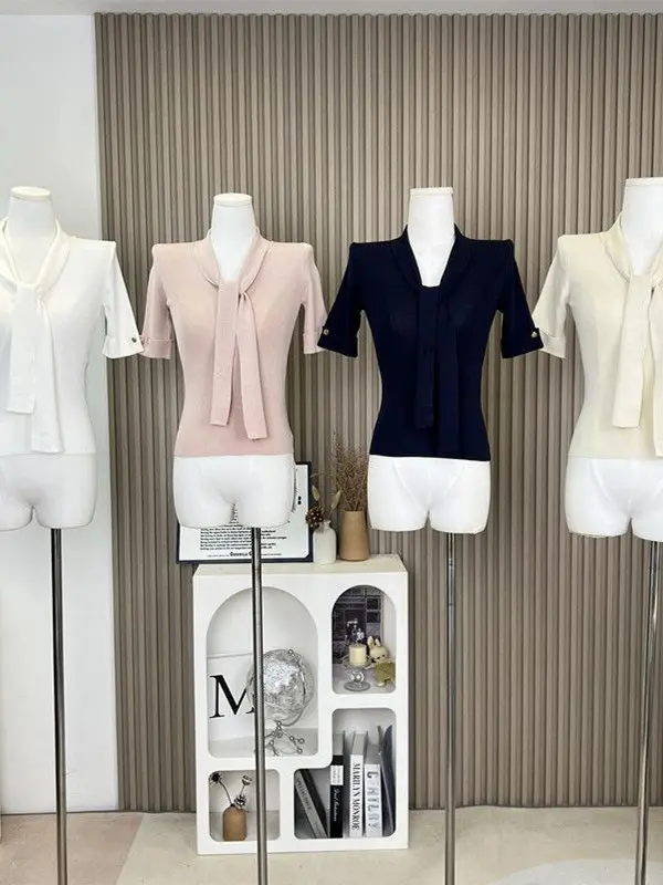 Spring Fashion 2025 Women's Slim Fit Knitwear with Sash Gold Buckle mid Sleeve Commute Style Korean Version Polyester Fiber
Spring Fashion 2025 Women's Slim Fit Knitwear with Sash Gold Buckle mid Sleeve Commute Style Korean Version Polyester Fiber