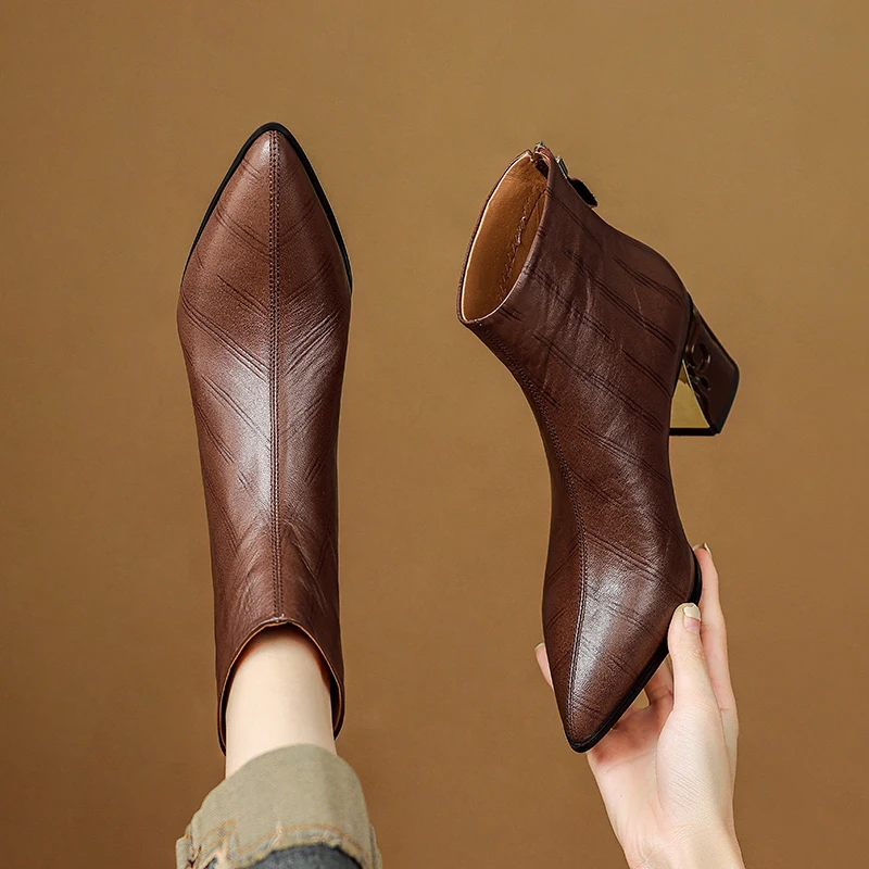 Handmade Genuine Leather Women Ankle Boot Pointed Toe High Heel Large Size Women pumps fashion women boots Chelsea Booties
Handmade Genuine Leather Women Ankle Boot Pointed Toe High Heel Large Size Women pumps fashion women boots Chelsea Booties