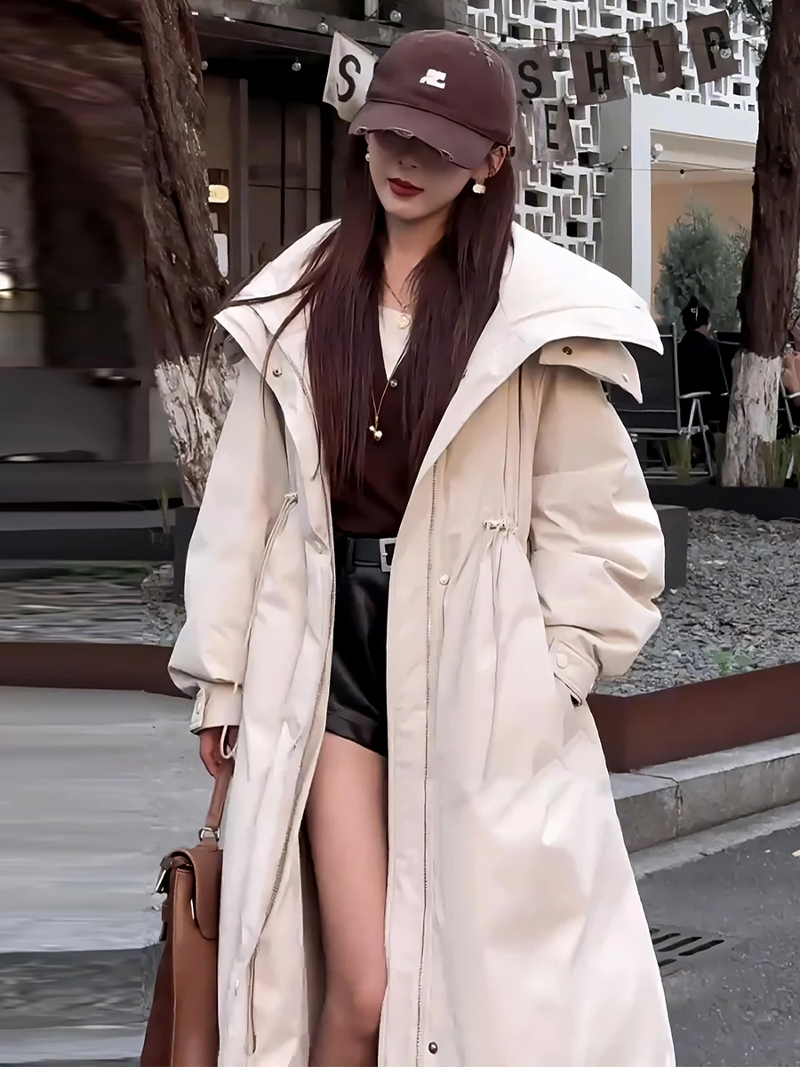 Новинка зимы: Модное женское длинное пуховое пальто белого цвета с капюшоном и завязками, роскошная верхняя одежда для повседневной носки
Новинка зимы: Модное женское длинное пуховое пальто белого цвета с капюшоном и завязками, роскошная верхняя одежда для повседневной носки