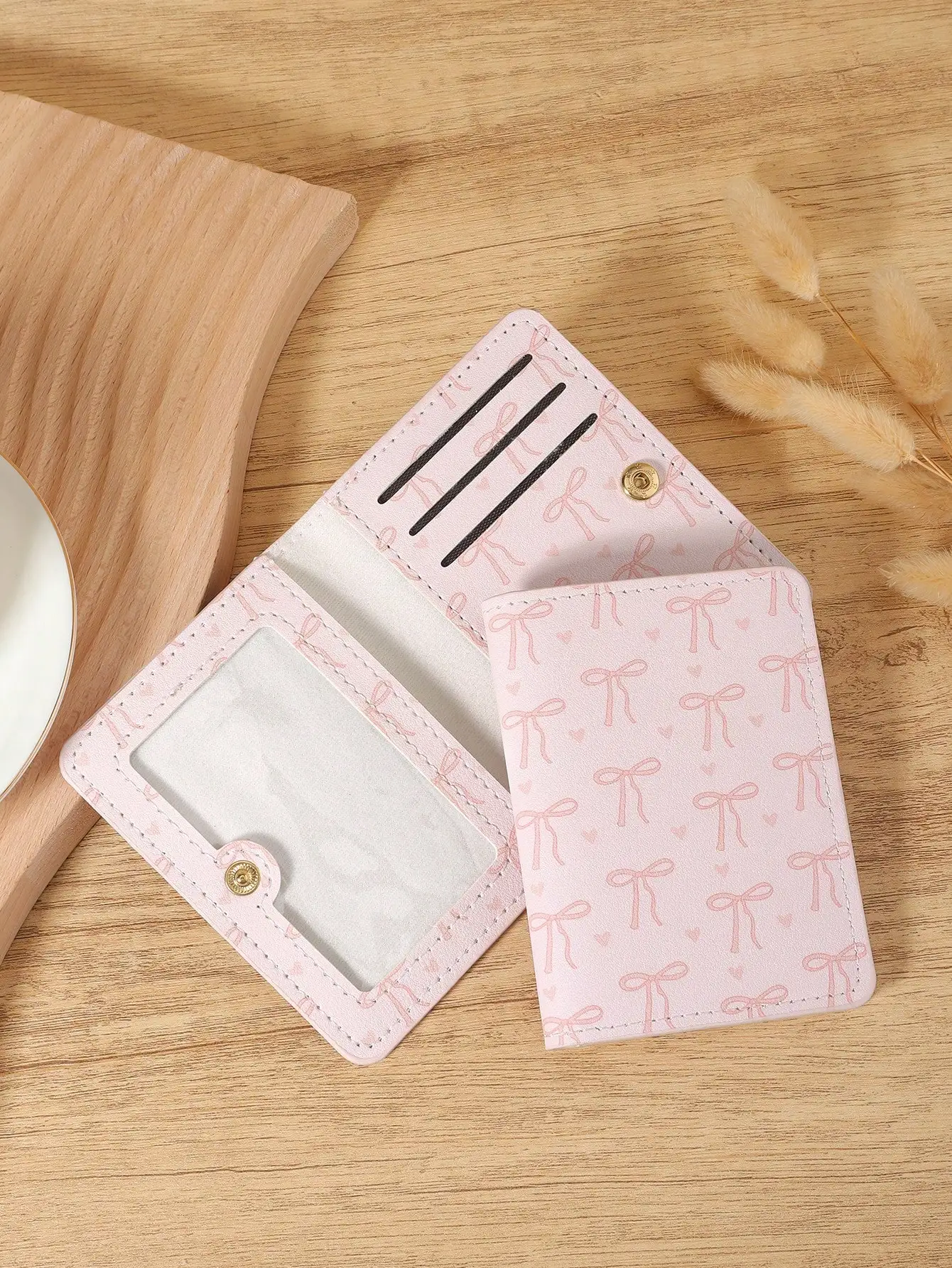 Daisy Petal Pattern Mini Wallet, Fashion Minimalist, Lightweight And Portable, Can Hold Cash, ID, Credit Cards, Coins, Suitable As Gift For Birthday, Anniversary, Lover, Women, Girls, Teenagers, College Students, Students, Men
Daisy Petal Pattern Mini Wallet, Fashion Minimalist, Lightweight And Portable, Can Hold Cash, ID, Credit Cards, Coins, Suitable As Gift For Birthday, Anniversary, Lover, Women, Girls, Teenagers, College Students, Students, Men