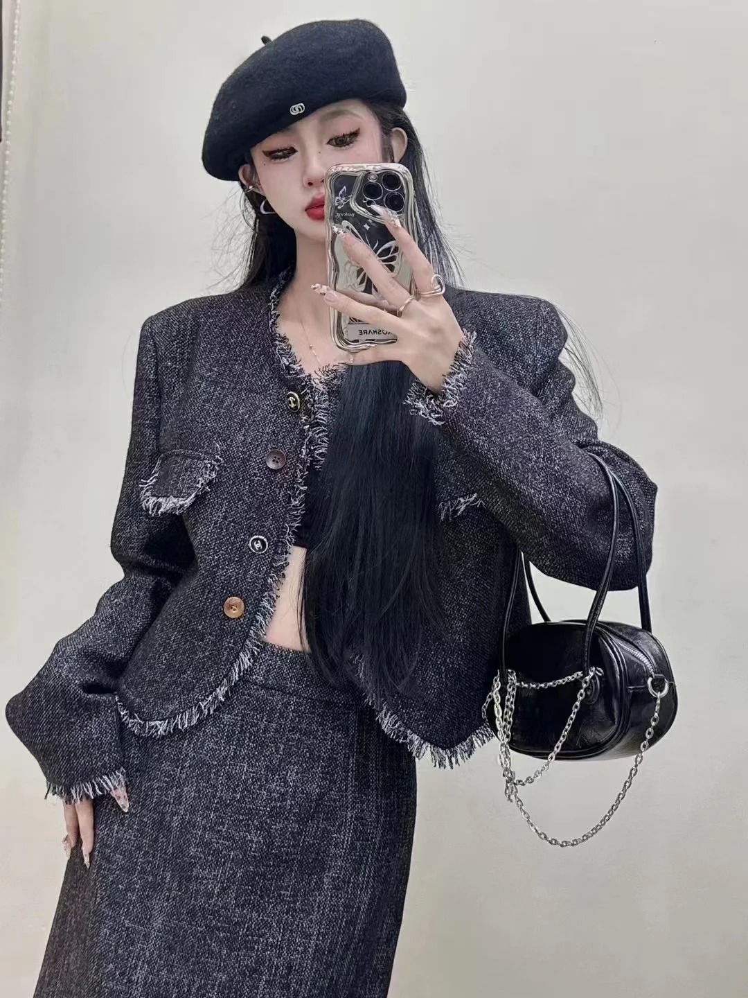 European Fashion Elegant Suit Dress Set for Women, 2024 Autumn New Chic Fringe Short Jacket Skirt Two-piece Set High Quality
European Fashion Elegant Suit Dress Set for Women, 2024 Autumn New Chic Fringe Short Jacket Skirt Two-piece Set High Quality