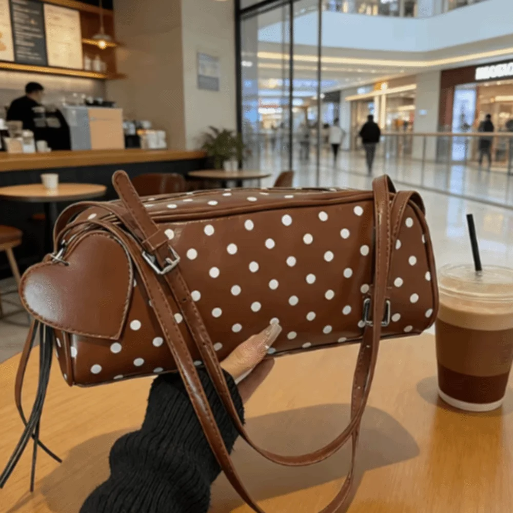 INS Adjustable Straps Polka Dot Shoulder Bag PU Leather Heart Pendant Tote Bag Vintage Cute Crossbody Bag Casual Wear
INS Adjustable Straps Polka Dot Shoulder Bag PU Leather Heart Pendant Tote Bag Vintage Cute Crossbody Bag Casual Wear