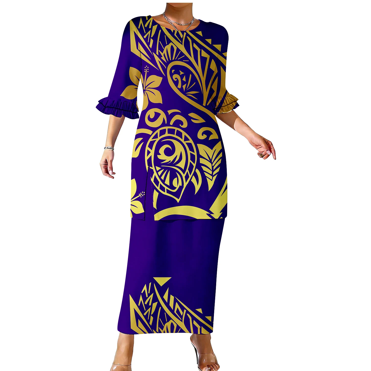 Женский костюм с гавайским принтом: юбка и топ в полинезийском стиле с круглым вырезом, двойными рюшами на рукавах и разрезом, в стиле пулетаси
Женский костюм с гавайским принтом: юбка и топ в полинезийском стиле с круглым вырезом, двойными рюшами на рукавах и разрезом, в стиле пулетаси