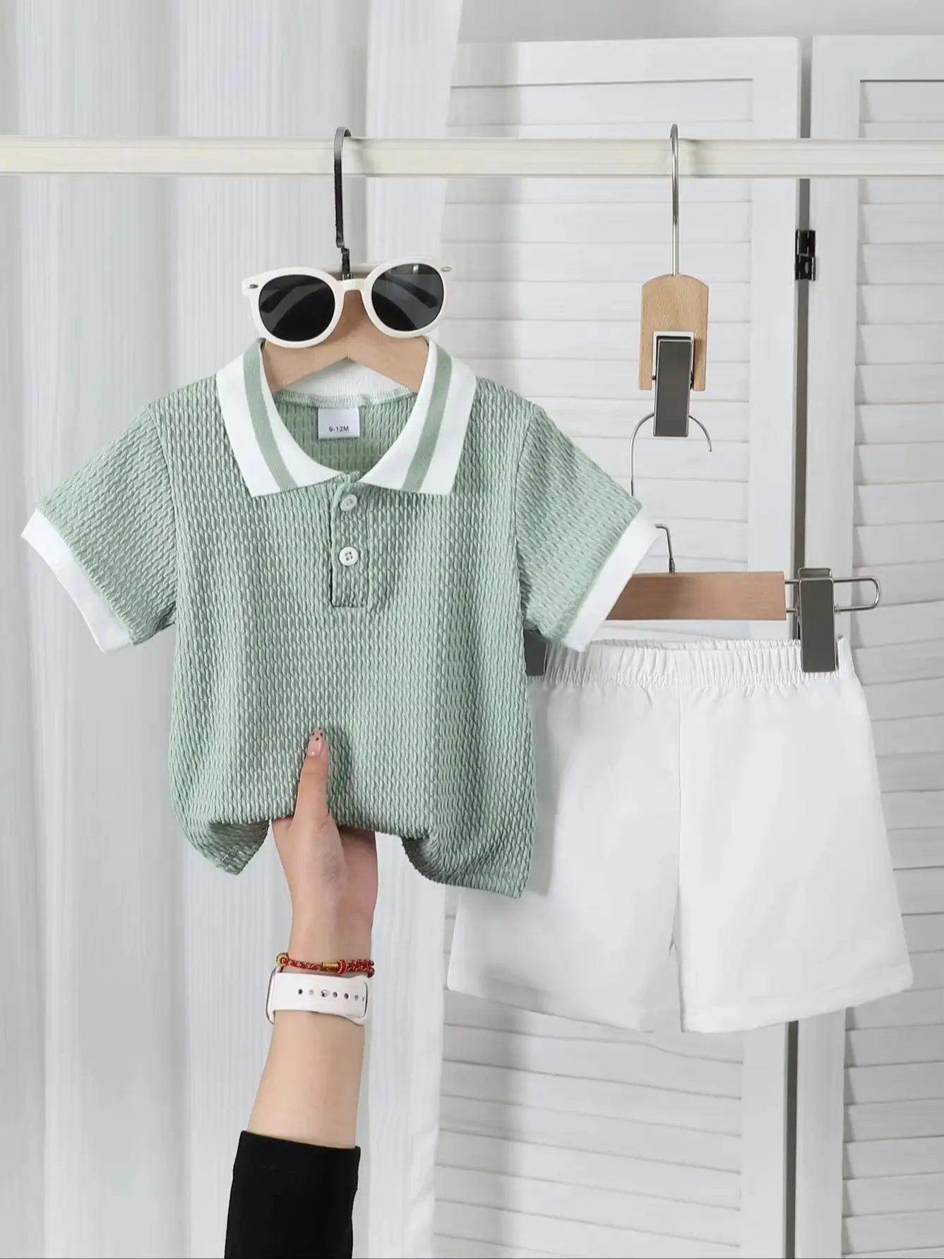 2pcs Infant Toddler Polo Neck Short Sleeve Hoodie And Shorts Set for Spring Summer Casual Outdoor Wear Comfortable Sporty Outfit
2pcs Infant Toddler Polo Neck Short Sleeve Hoodie And Shorts Set for Spring Summer Casual Outdoor Wear Comfortable Sporty Outfit