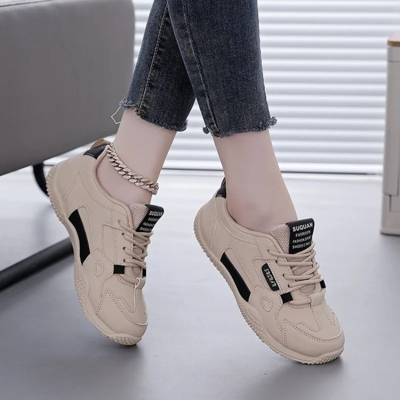 Женские повседневные кроссовки для активного отдыха, модные кожаные дышащие спортивные туфли, удобные нескользящие кроссовки для ходьбы и скейтбординга.
Женские повседневные кроссовки для активного отдыха, модные кожаные дышащие спортивные туфли, удобные нескользящие кроссовки для ходьбы и скейтбординга.