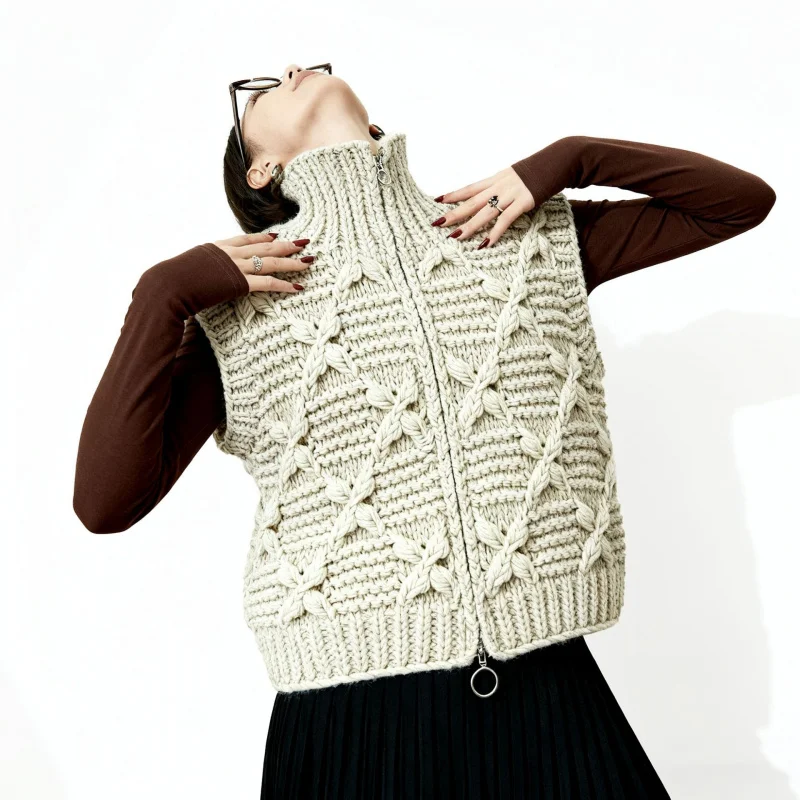 Women's Crochet Sweater Vest Zipper Cardigan Sleeveless Knitwear Mohair Knit
Women's Crochet Sweater Vest Zipper Cardigan Sleeveless Knitwear Mohair Knit