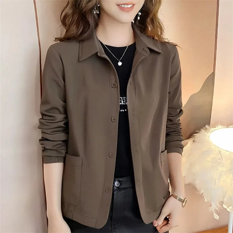 Новая повседневная рубашка для мам, пальто, женская весенне-осенняя куртка с длинными рукавами 2024, модная свободная верхняя одежда с джокером, женские топы среднего возраста
Новая повседневная рубашка для мам, пальто, женская весенне-осенняя куртка с длинными рукавами 2024, модная свободная верхняя одежда с джокером, женские топы среднего возраста