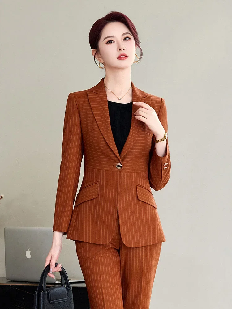 Pop Caramel Green Striped Ladies Pant Suit 2025 Autumn Women Business Work Wear Single Button Jacket And Trouser Blazer 2 Piece
Pop Caramel Green Striped Ladies Pant Suit 2025 Autumn Women Business Work Wear Single Button Jacket And Trouser Blazer 2 Piece