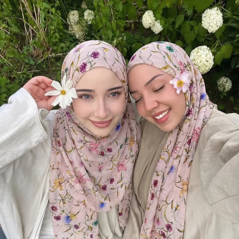 Fashion Muslim Hijab Vintage Floral Print Scarf Soft Breathable Bandana Lightweight Head Wrap for Garden Party Daily Outing
Fashion Muslim Hijab Vintage Floral Print Scarf Soft Breathable Bandana Lightweight Head Wrap for Garden Party Daily Outing