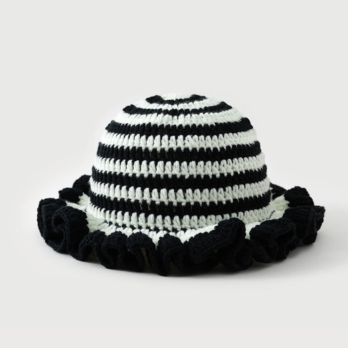 Lotus leaf edge pleated striped color blocked pure handmade knitted hat for men and women, autumn and winter warm woolen hat
Lotus leaf edge pleated striped color blocked pure handmade knitted hat for men and women, autumn and winter warm woolen hat