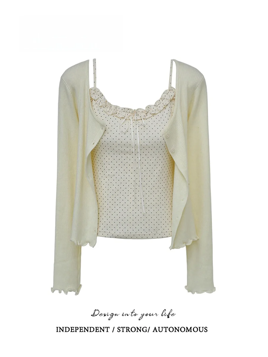 Pure Desire Sweet Spicy Short Sleeve Knitted Cardigan with Wood Grain Ruffle Design Two-Piece Set for Young Women
Pure Desire Sweet Spicy Short Sleeve Knitted Cardigan with Wood Grain Ruffle Design Two-Piece Set for Young Women