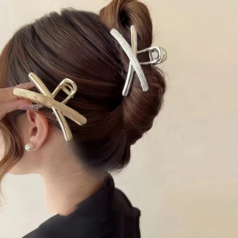 X-Shaped Metal Hairpin for Women Cross Design Shark Clip Luxury Hair Clips Fashion Korean Hair Accessories Temperament Headwear
X-Shaped Metal Hairpin for Women Cross Design Shark Clip Luxury Hair Clips Fashion Korean Hair Accessories Temperament Headwear