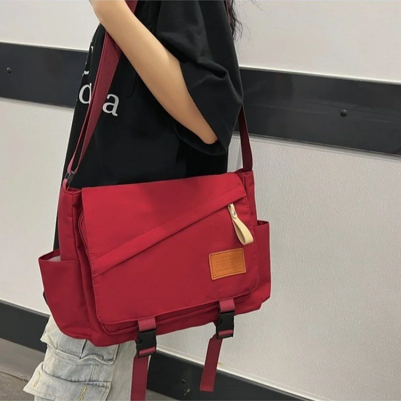 Stylish Casual Messenger Bag Simple Vintage Crossbody Handbag Elegant For Commuter Leisure Use
Stylish Casual Messenger Bag Simple Vintage Crossbody Handbag Elegant For Commuter Leisure Use