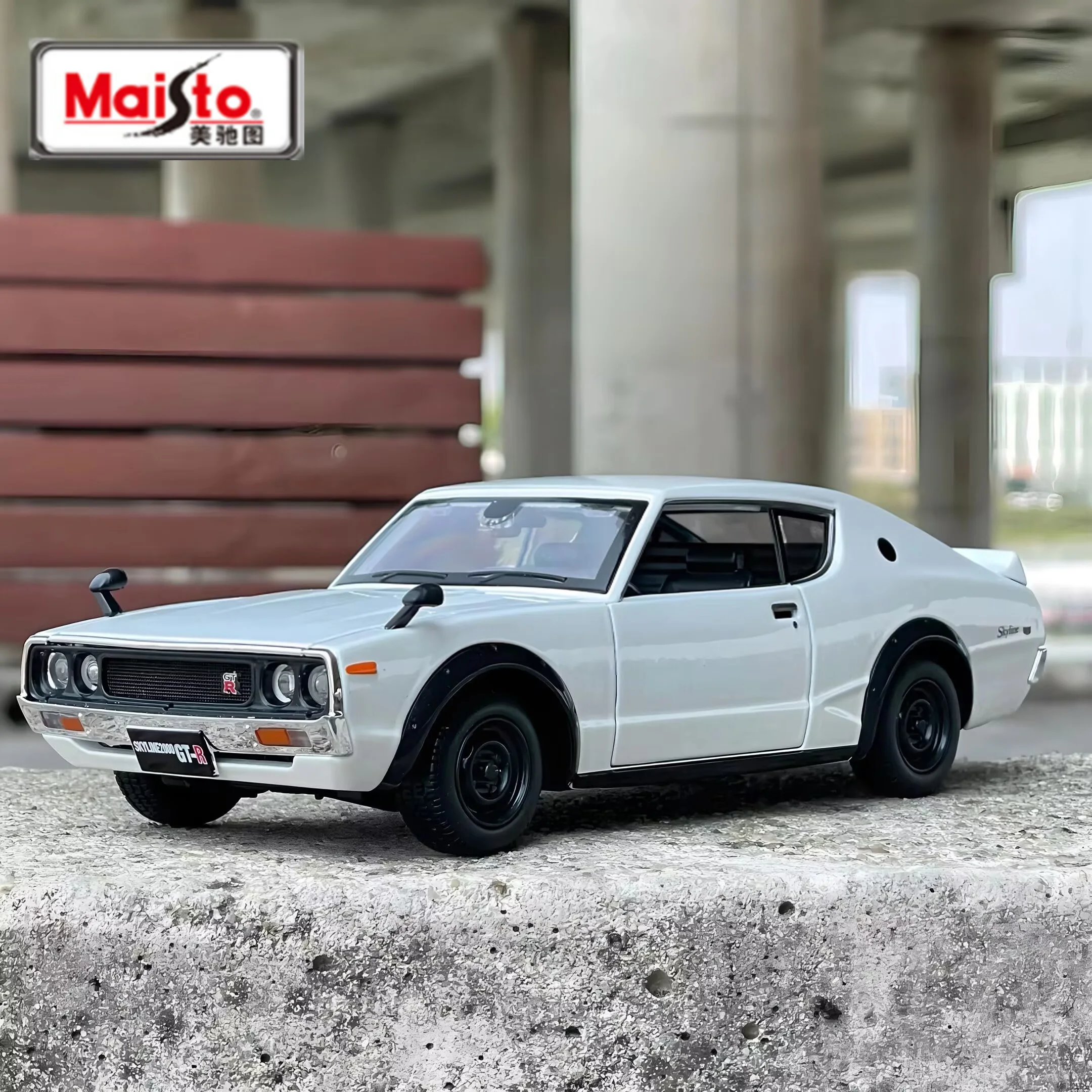 Maisto 1:24 1973 Nissan Skyline 2000 GT-R, модель спортивного автомобиля из сплава, литая под давлением металлическая гоночная машина, модель автомобиля, имитация детской игрушки в подарок
Maisto 1:24 1973 Nissan Skyline 2000 GT-R, модель спортивного автомобиля из сплава, литая под давлением металлическая гоночная машина, модель автомобиля, имитация детской игрушки в подарок