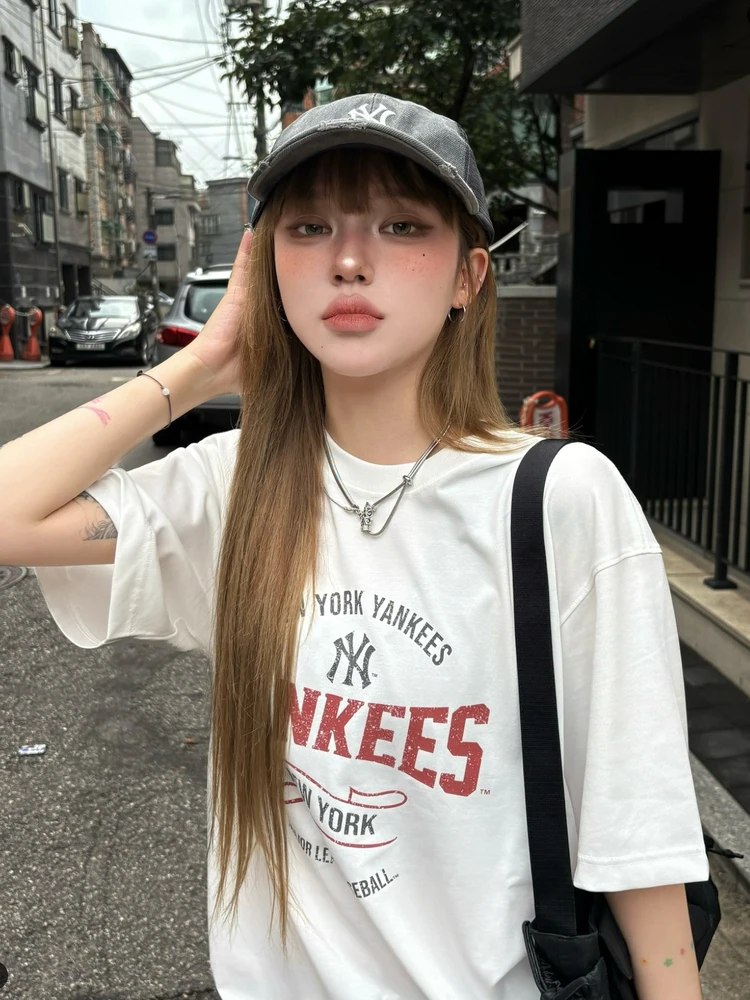 Модная футболка с буквенным принтом для женщин и пар, летняя повседневная одежда из хлопка, удобная, дышащая, в уличном стиле
Модная футболка с буквенным принтом для женщин и пар, летняя повседневная одежда из хлопка, удобная, дышащая, в уличном стиле