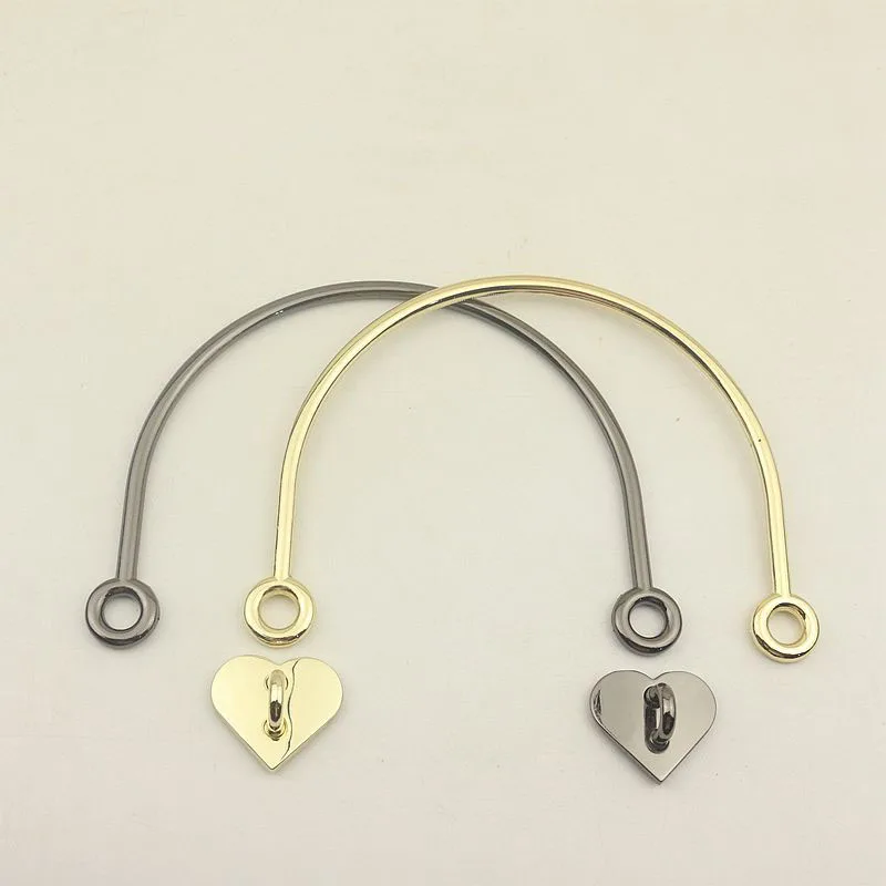 10Pcs 13.5cm Top Metal D Shape Heart Bag Handles Handbag Replacement Clasp Clutch Crossbody Bags Accessories DIY Leather Craft
10Pcs 13.5cm Top Metal D Shape Heart Bag Handles Handbag Replacement Clasp Clutch Crossbody Bags Accessories DIY Leather Craft