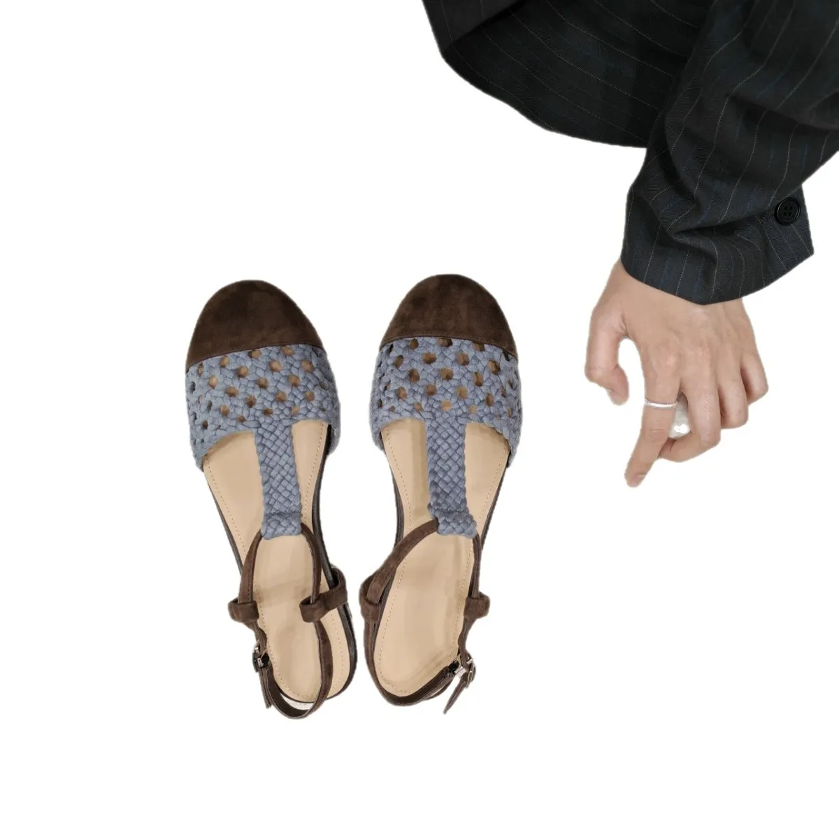 Round Toe Woven Braided Baotou Breathable Sandals Women Buckle Strap Roman Sandals Elegant Hollow Out Low Heel Party Dress Pumps
Round Toe Woven Braided Baotou Breathable Sandals Women Buckle Strap Roman Sandals Elegant Hollow Out Low Heel Party Dress Pumps