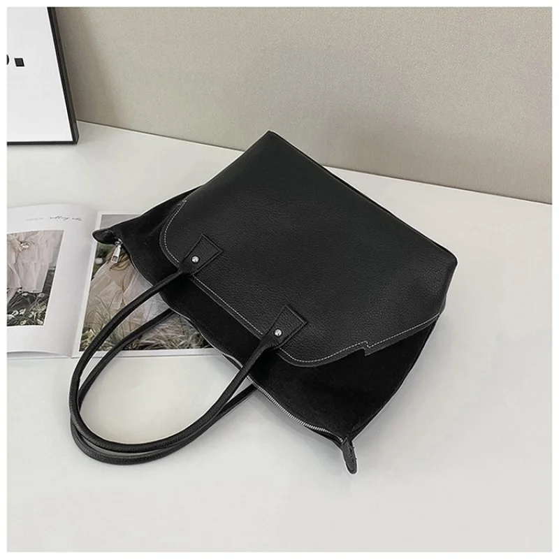 Elite Ladies Messenger Bag Crafted From Check-Patterned Leather Featuring Casual Paris Spacious Soft Daily Refined Look
Elite Ladies Messenger Bag Crafted From Check-Patterned Leather Featuring Casual Paris Spacious Soft Daily Refined Look