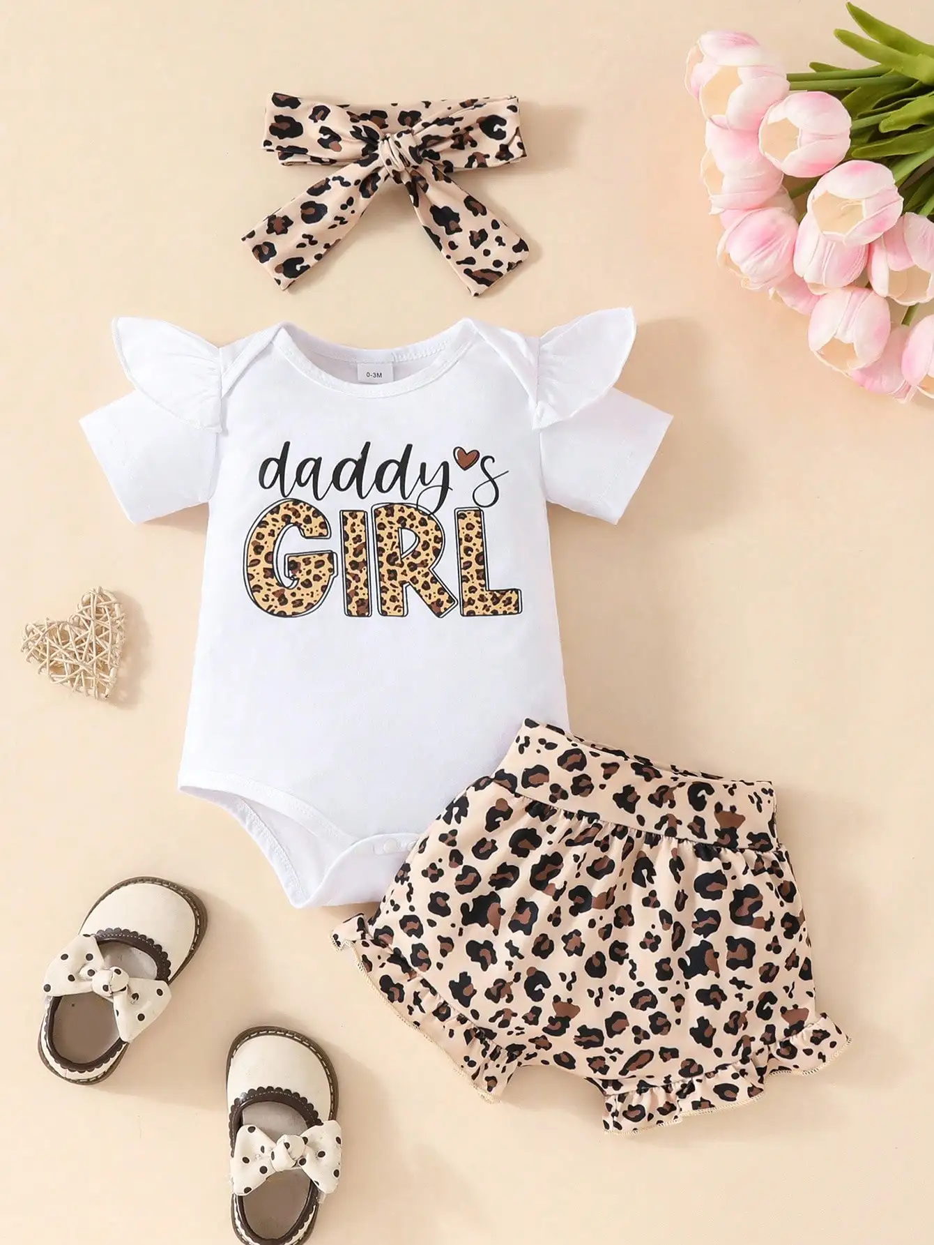 Baby Girl "Daddy's Girl" Print 2-Piece Fashion Summer Outfit, Ruffle Romper Leopard Print Shorts Set, Suitable For Father's Day
Baby Girl "Daddy's Girl" Print 2-Piece Fashion Summer Outfit, Ruffle Romper Leopard Print Shorts Set, Suitable For Father's Day
