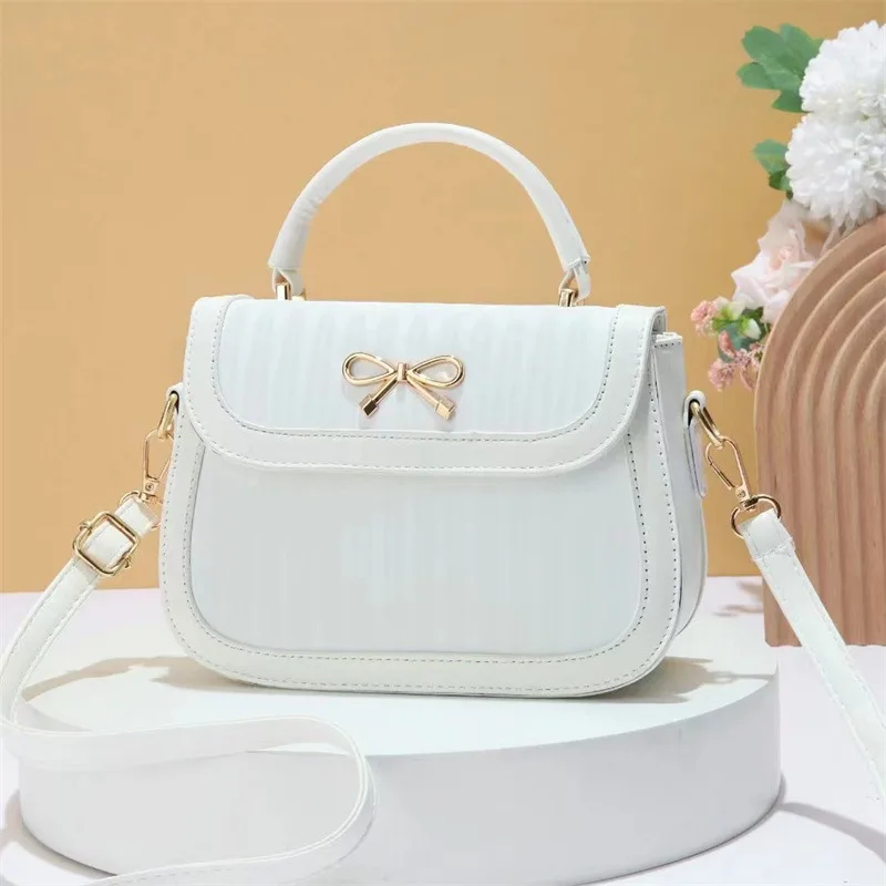 2025 PU Tote Bag Women | Bow Decor & Striped Design | Gold Metal Trim | 5 Colors | Lightweight Daily Bag
2025 PU Tote Bag Women | Bow Decor & Striped Design | Gold Metal Trim | 5 Colors | Lightweight Daily Bag