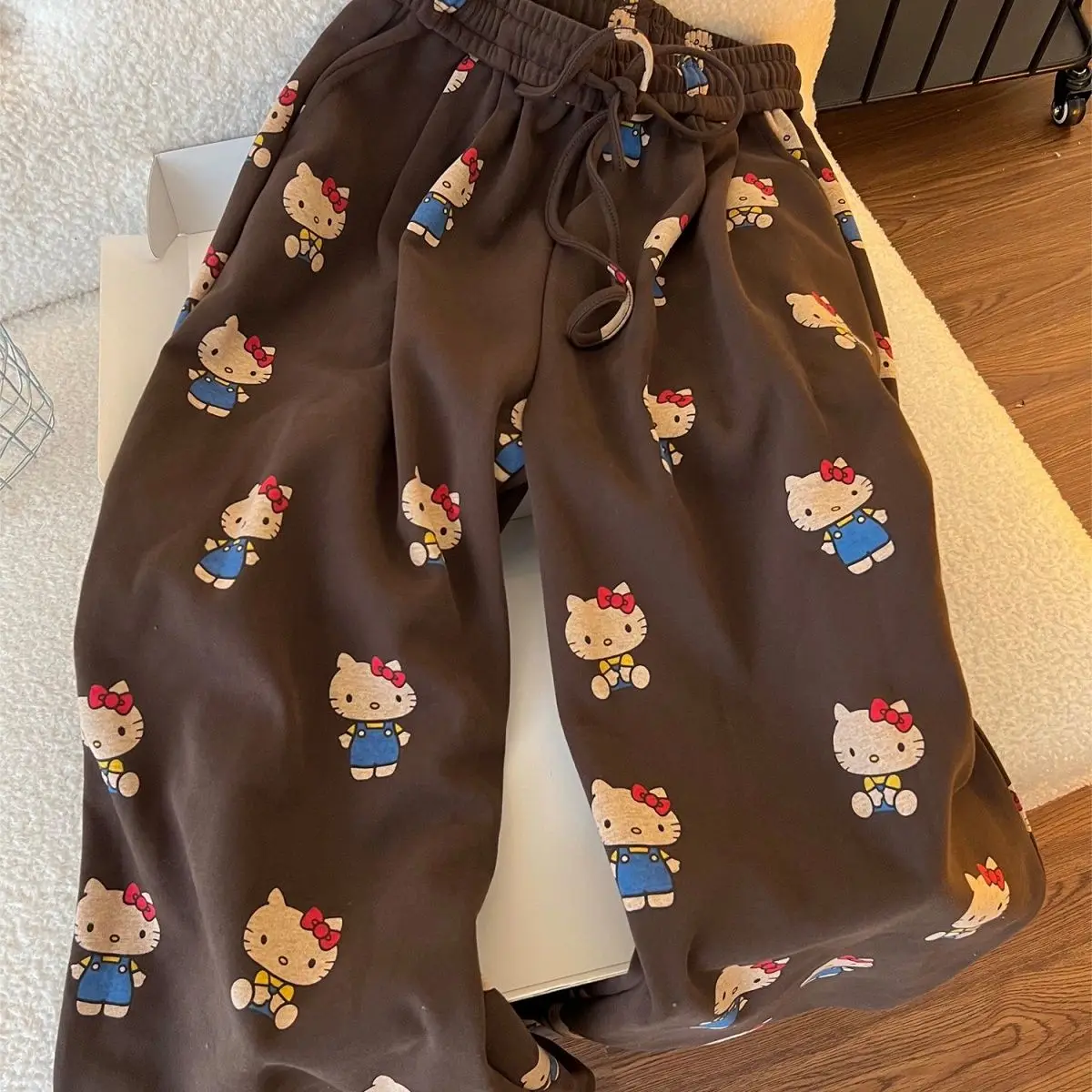 Sanrio Hello Kitty Thiened Wide Leg Pants Women Autumn Winter Leisure Sports Sweatpants High Waist Elastic Home Pants Pajamas
Sanrio Hello Kitty Thiened Wide Leg Pants Women Autumn Winter Leisure Sports Sweatpants High Waist Elastic Home Pants Pajamas