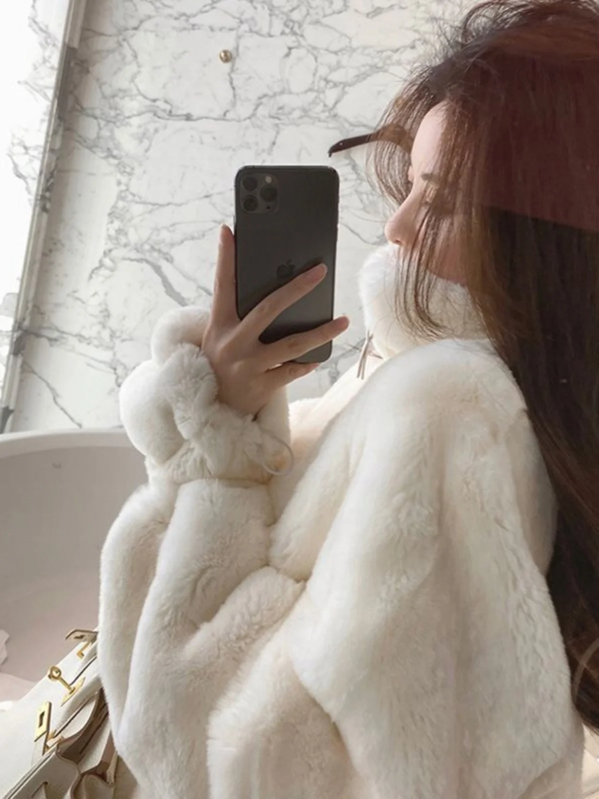 Women's Rabbit Fur Jacket Winter Thickened Stand Collar Fluffy Sweater Korean Style Long Sleeve Zipper Closure Color
Women's Rabbit Fur Jacket Winter Thickened Stand Collar Fluffy Sweater Korean Style Long Sleeve Zipper Closure Color