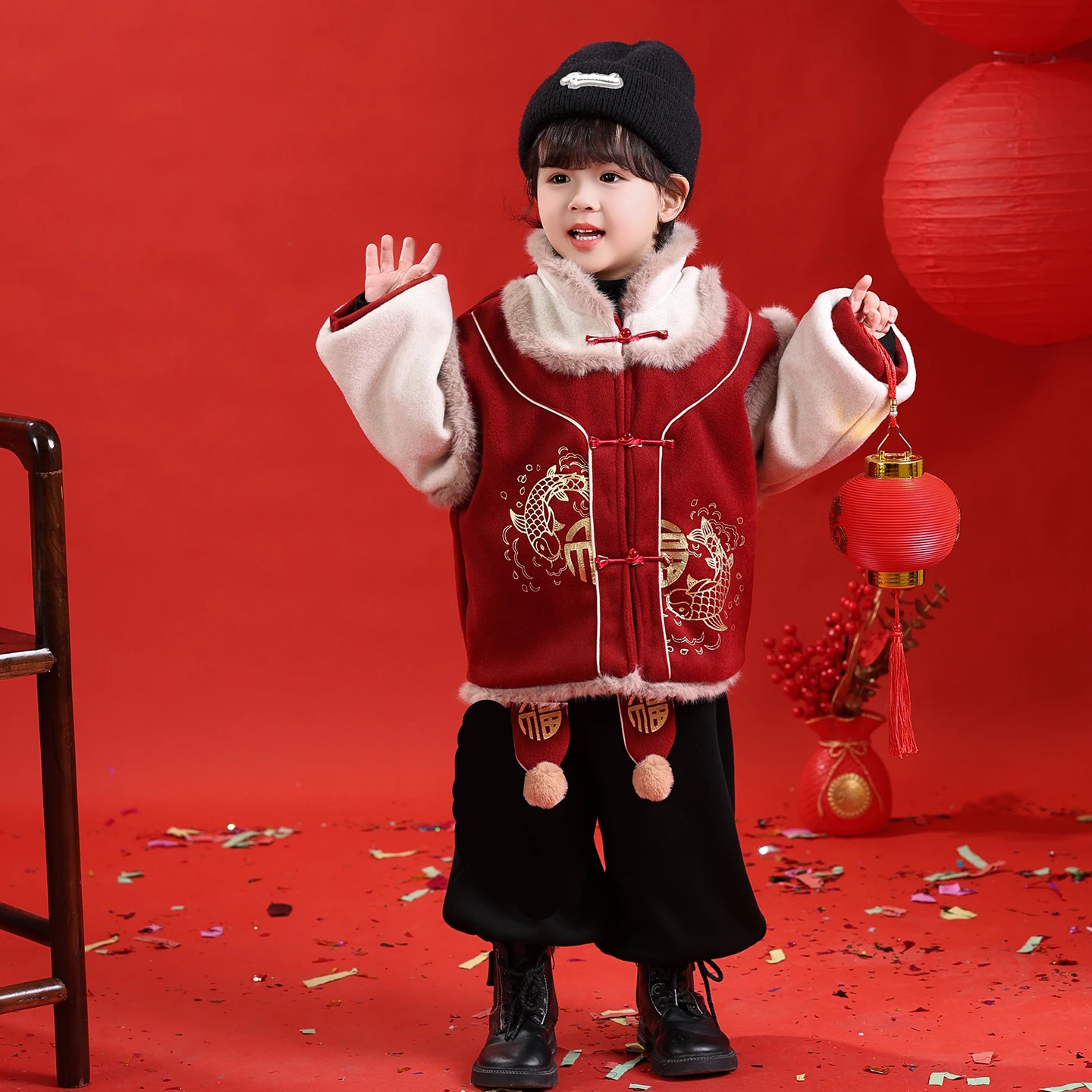 Утепленный зимний детский комплект для мальчиков: модная повседневная спортивная одежда для Нового года, хлопок и регенерированные материалы
Утепленный зимний детский комплект для мальчиков: модная повседневная спортивная одежда для Нового года, хлопок и регенерированные материалы