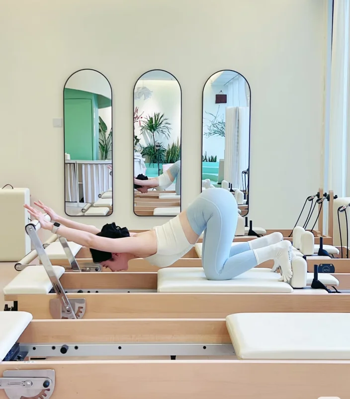 High Grade Durable Pilates Reformer Oak CORE BED Reformer for Home Gym Use/ Pilates Studio Factory Direct Hot Sale
High Grade Durable Pilates Reformer Oak CORE BED Reformer for Home Gym Use/ Pilates Studio Factory Direct Hot Sale