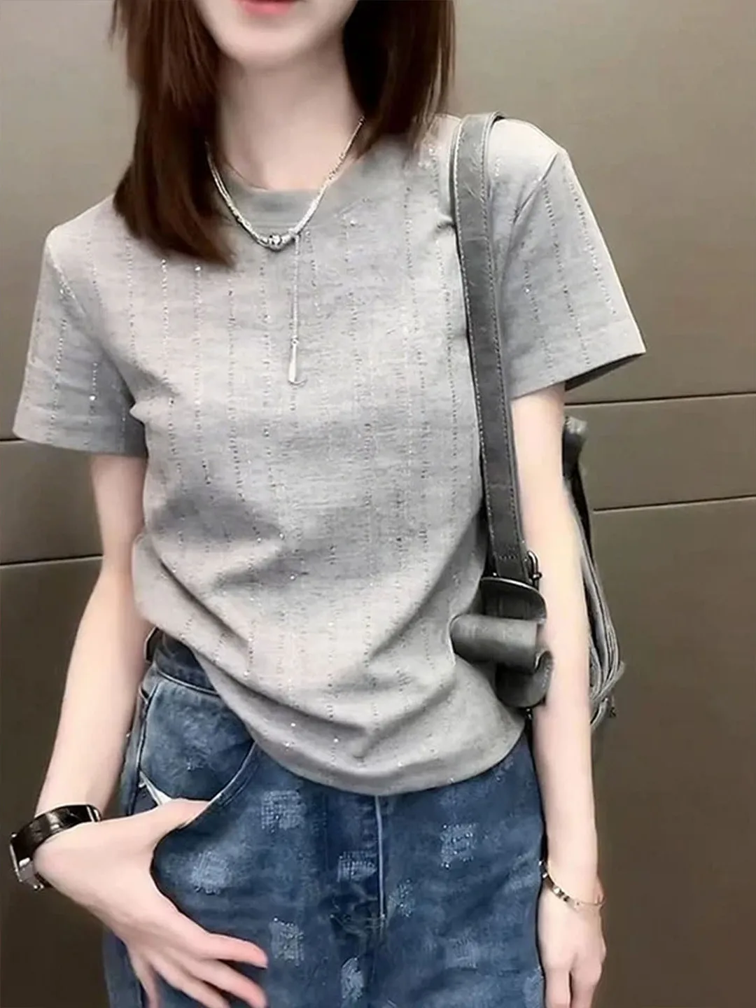 Korean Style round Neck Short Sleeve All-Match Summer T-Shirt Skin-Friendly Fashionable Versatile Shoulder-Length Casual Top
Korean Style round Neck Short Sleeve All-Match Summer T-Shirt Skin-Friendly Fashionable Versatile Shoulder-Length Casual Top