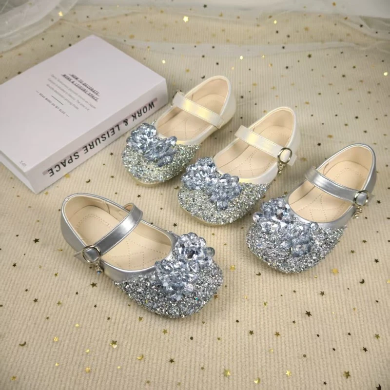 baby girls leather shoes with shiny rhinestone 2026 new summer kid strappy sandals soft sole simple trendy school party footwear
baby girls leather shoes with shiny rhinestone 2026 new summer kid strappy sandals soft sole simple trendy school party footwear