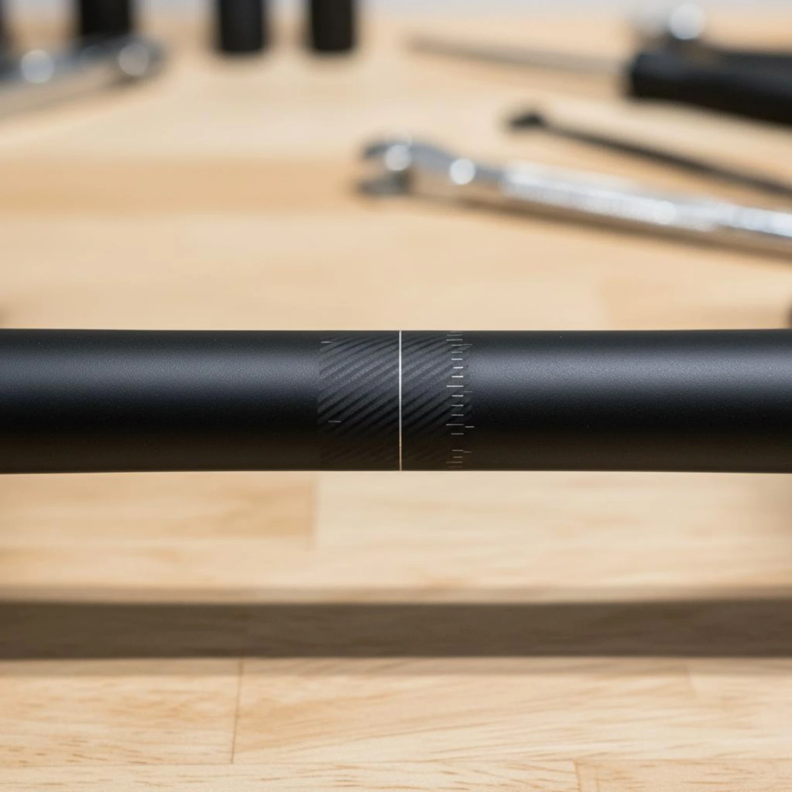 H-Shaped Handlebar Raised Center Sections Gravel Bike Handlebar Flared Drop Bar Black Cycle Gear Stable Control
H-Shaped Handlebar Raised Center Sections Gravel Bike Handlebar Flared Drop Bar Black Cycle Gear Stable Control
