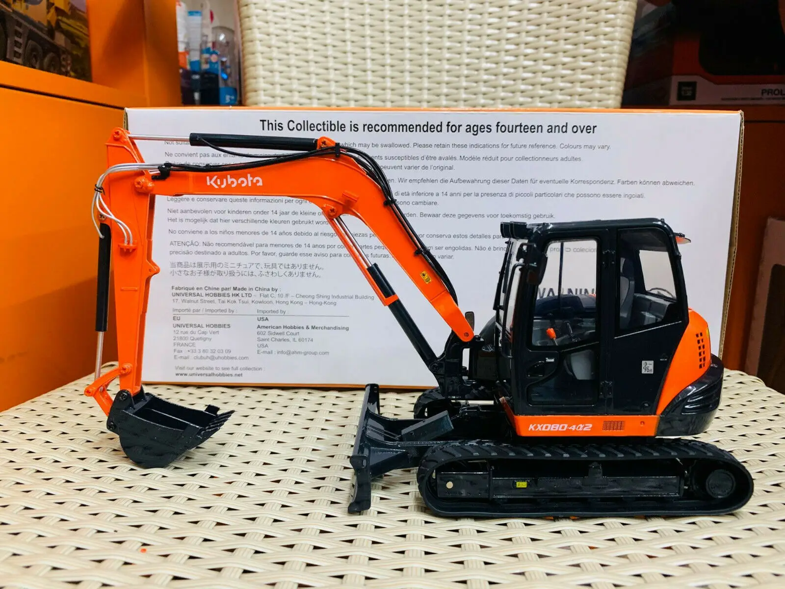 Kubota KX080-4 Compact Excavator UH 1/24 Scale Alloy DieCast Model Birthday Collection Gifts
Kubota KX080-4 Compact Excavator UH 1/24 Scale Alloy DieCast Model Birthday Collection Gifts