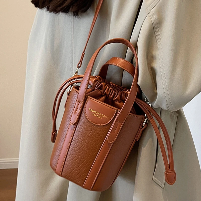 Retro Mini Handbags For Women 2024 New Texture Pu Leather Ladies Crossbody Bags Trendy Letter Drawstring One Shoulder Bucket Bag
Retro Mini Handbags For Women 2024 New Texture Pu Leather Ladies Crossbody Bags Trendy Letter Drawstring One Shoulder Bucket Bag