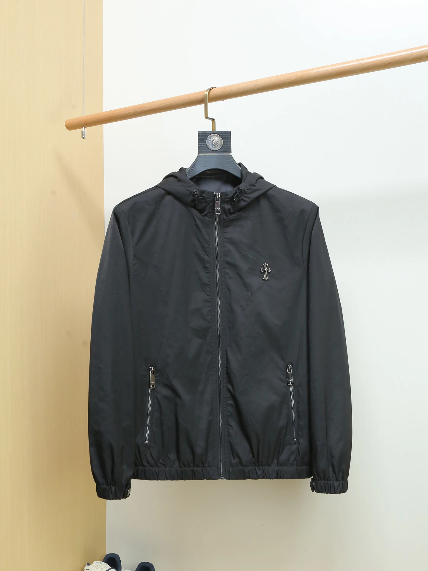 Ele Men's Slim Fit Spring Autumn Jaet Bla Printed Hooded Coat Breathable Polyester Long Sve Casual Outerwear
Ele Men's Slim Fit Spring Autumn Jaet Bla Printed Hooded Coat Breathable Polyester Long Sve Casual Outerwear