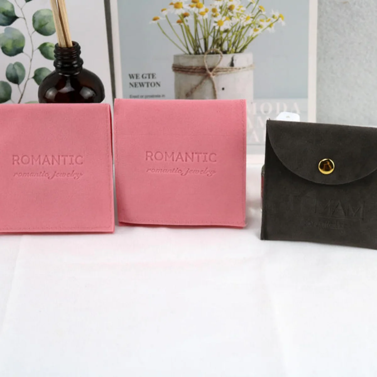 100 шт., сумка на шнурке с персонализированным логотипом розы, бархатные упаковочные сумки, шикарные свадебные сумки, розовая фланелевая косметичка
100 шт., сумка на шнурке с персонализированным логотипом розы, бархатные упаковочные сумки, шикарные свадебные сумки, розовая фланелевая косметичка