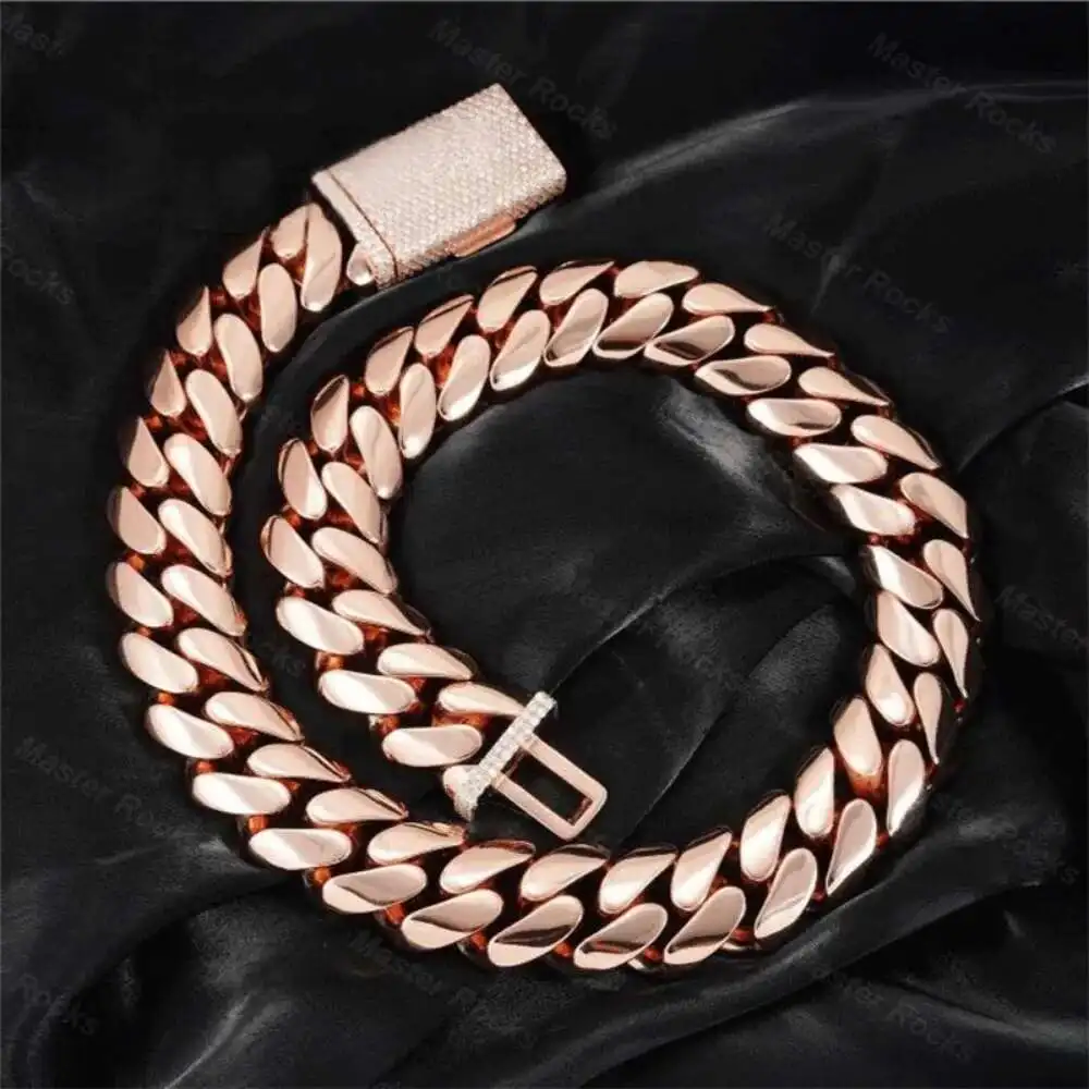 24mm 925 Sterling Silver Cuban Link Chain Hiphop Moissanite Lock Iced Out VVS Moissanite Cuban Link Chain
24mm 925 Sterling Silver Cuban Link Chain Hiphop Moissanite Lock Iced Out VVS Moissanite Cuban Link Chain