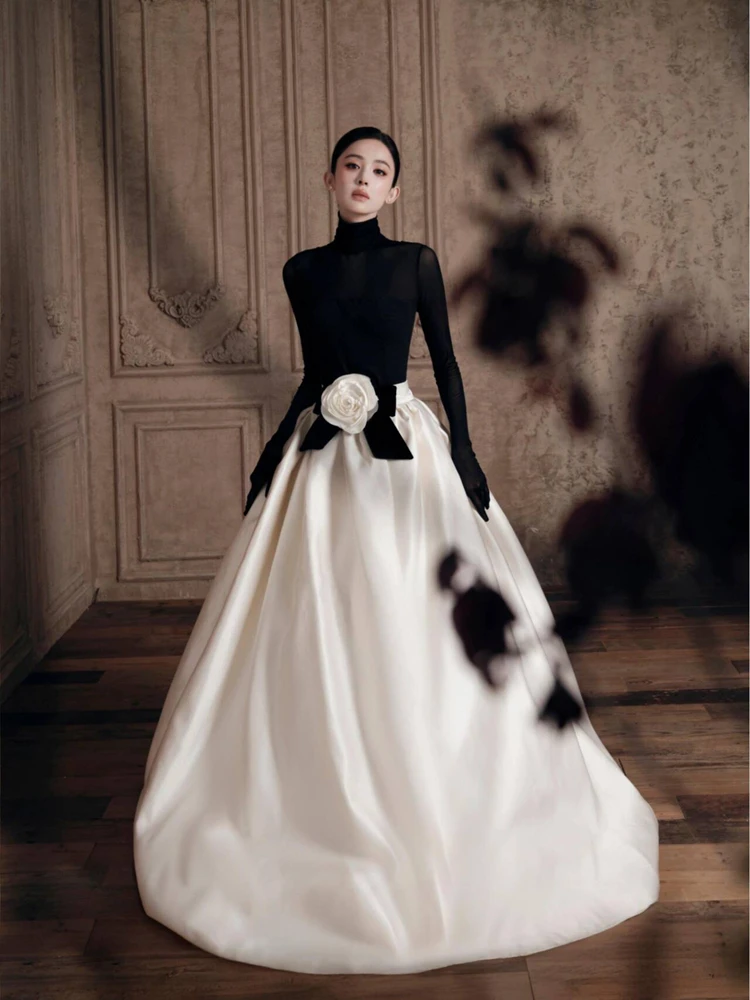 Oil Painting Style Wedding Portrait High Quality Studio Photography Black And White Bustier Court Custom Made Gown
Oil Painting Style Wedding Portrait High Quality Studio Photography Black And White Bustier Court Custom Made Gown