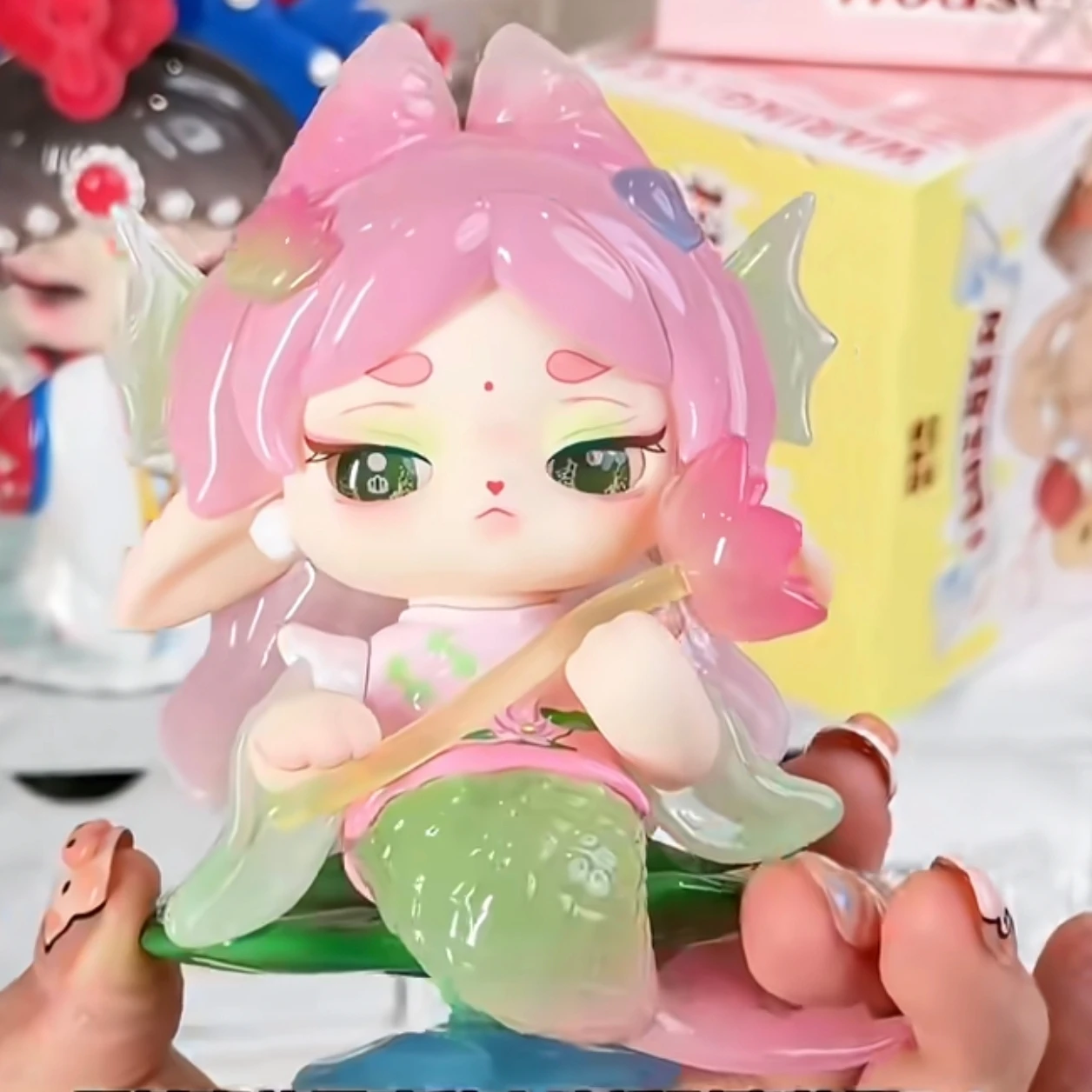 Коллекционная игрушечная фигурка Ruby Bunny's Sweet House, глухая коробка, очаровательная модная кукла для девочек для милых коллекционеров, подарок на день рождения
Коллекционная игрушечная фигурка Ruby Bunny's Sweet House, глухая коробка, очаровательная модная кукла для девочек для милых коллекционеров, подарок на день рождения