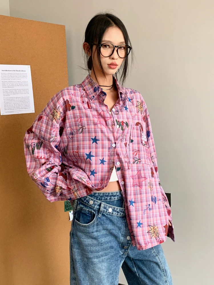 ADAgirl Harajuku клетчатые рубашки с граффити для женщин Kawaii блузка с длинными рукавами и мультяшным принтом женский розовый весенний кардиган большого размера
ADAgirl Harajuku клетчатые рубашки с граффити для женщин Kawaii блузка с длинными рукавами и мультяшным принтом женский розовый весенний кардиган большого размера