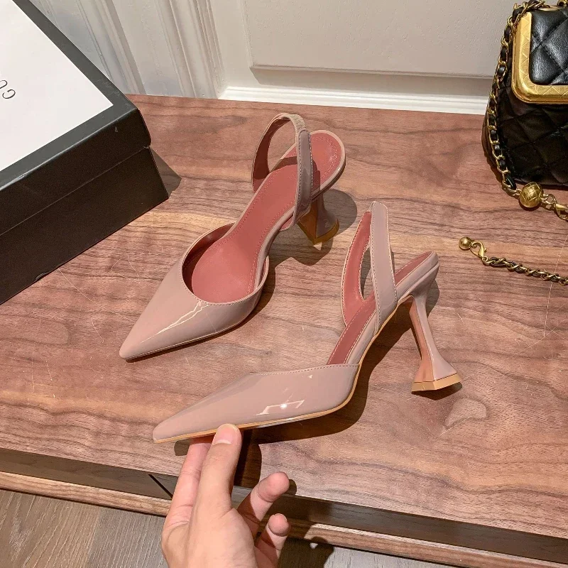 Pointed Lacquered Wine Glass Heeled Heels Women 2024 Summer New Korean Version of The Hollow Bag Head Loose Strap Sandals
Pointed Lacquered Wine Glass Heeled Heels Women 2024 Summer New Korean Version of The Hollow Bag Head Loose Strap Sandals