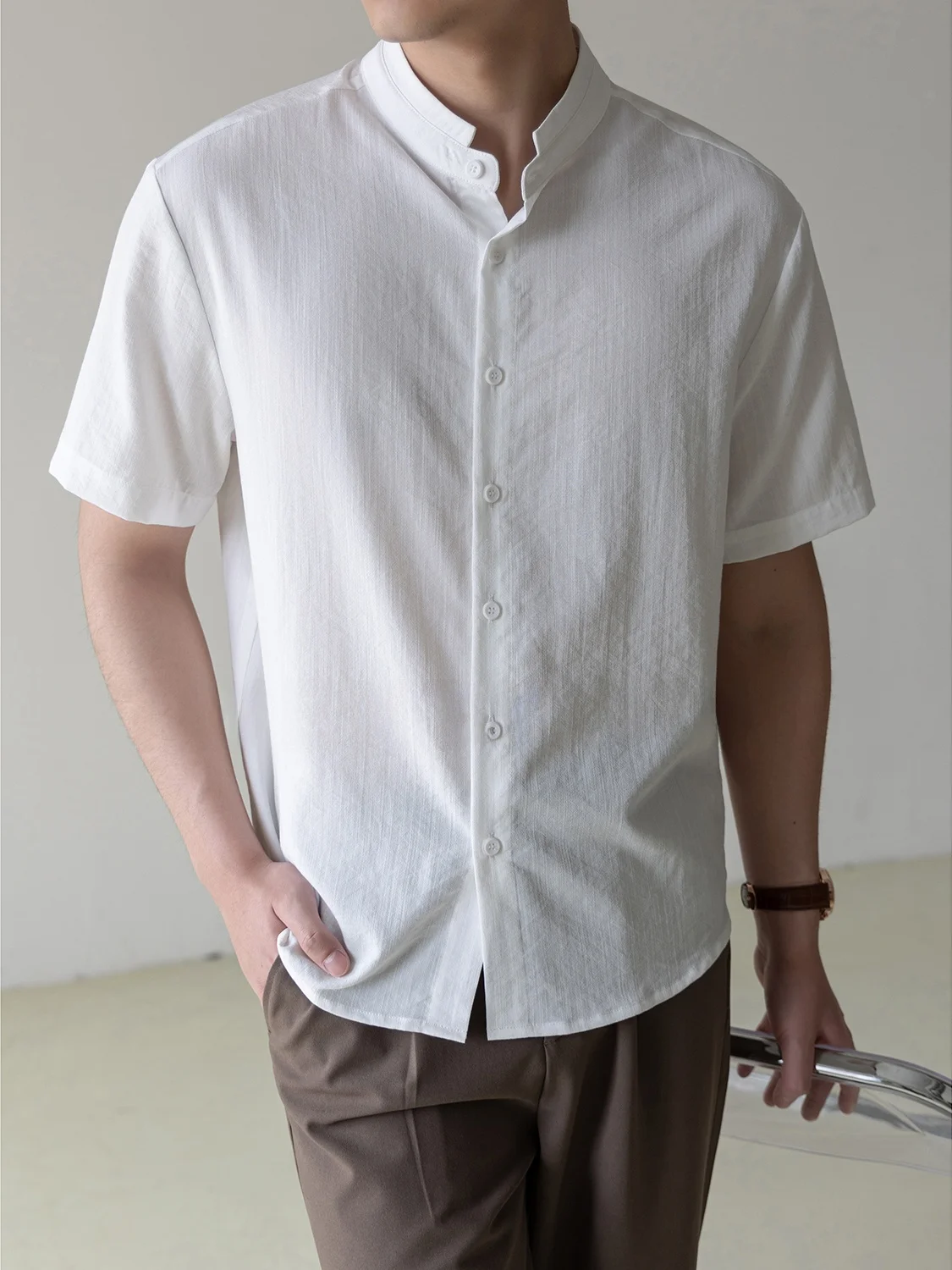 Men's Loose Fit Short Sleeve Shirt Pure Color Stand Collar Casual Style Breathable Cotton Polyester Blend Summer Top
Men's Loose Fit Short Sleeve Shirt Pure Color Stand Collar Casual Style Breathable Cotton Polyester Blend Summer Top