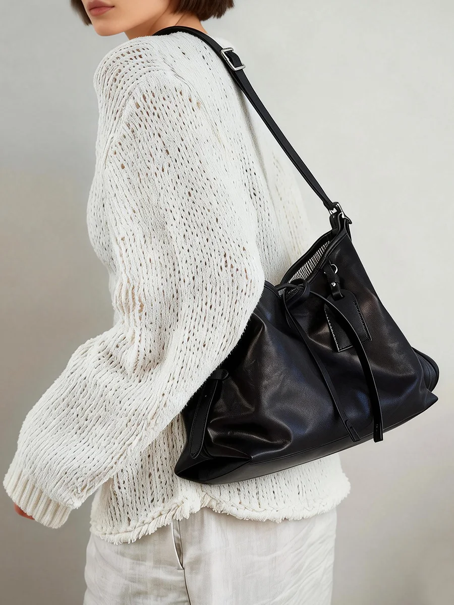 Black Single Shoulder Tote Bag Women's 2026 New Fashion Underarm Plant Tanned Leather Crossbody Bag Soft Polyester
Black Single Shoulder Tote Bag Women's 2026 New Fashion Underarm Plant Tanned Leather Crossbody Bag Soft Polyester