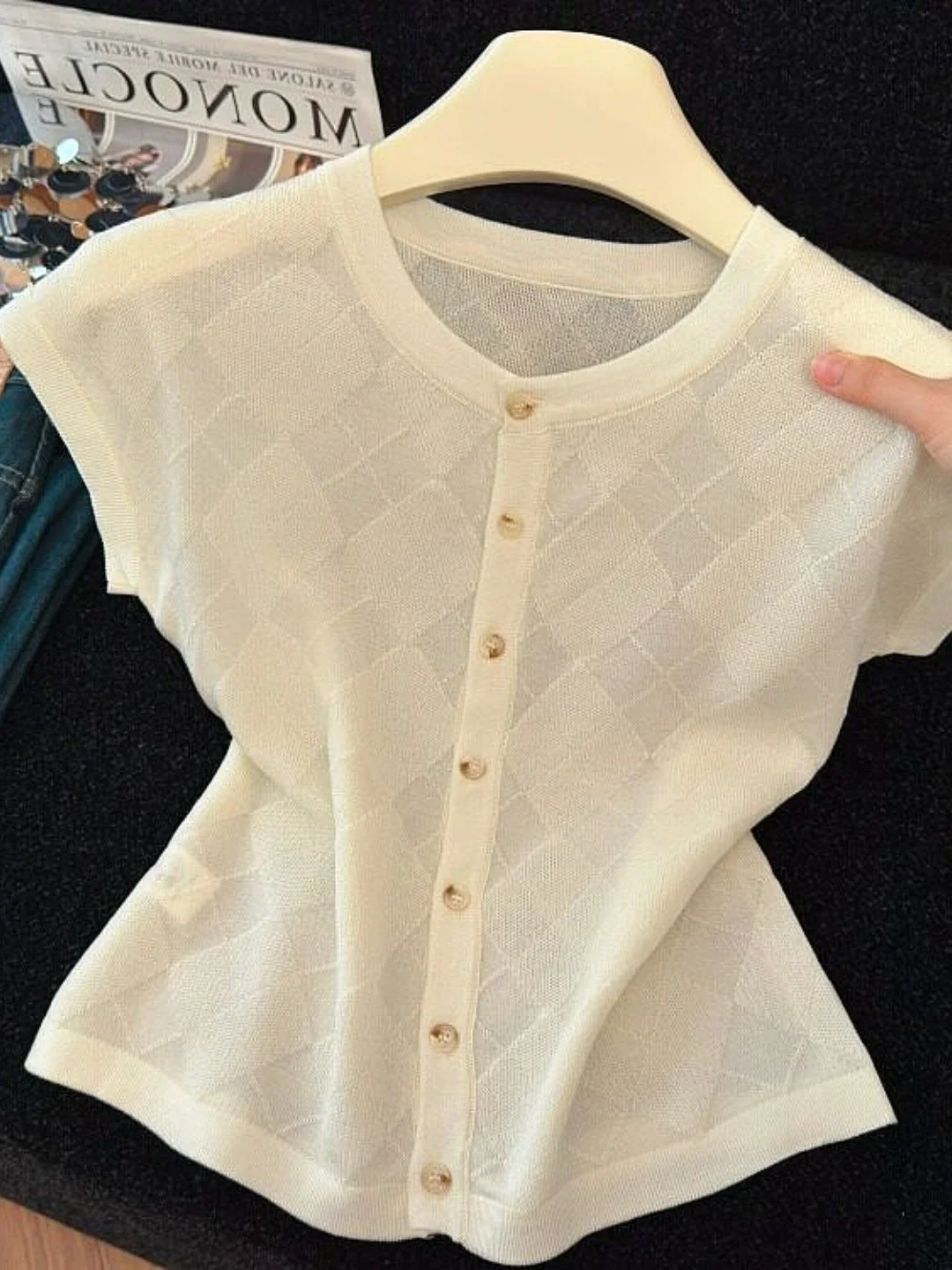 Korean Style round Neck Short Sleeve Knitted Open Cardigan Women's Loose Slimming Top Summer Outerwear Single Button Design
Korean Style round Neck Short Sleeve Knitted Open Cardigan Women's Loose Slimming Top Summer Outerwear Single Button Design