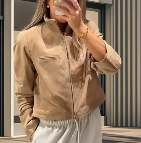 Camel Cropped Jacket Stand Collar Full Zip Up Mini Chest Pocket Drop Shoulder Loose Minimalist Vintage Moto Women Outerwear
Camel Cropped Jacket Stand Collar Full Zip Up Mini Chest Pocket Drop Shoulder Loose Minimalist Vintage Moto Women Outerwear
