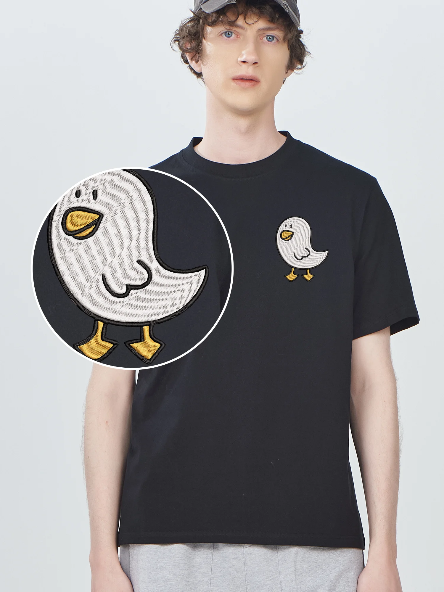 Lovable Duck Embroidered T-Shirt Tops for Men Women Trendy Fashionable Design Short Sleeve Funny Camiseta
Lovable Duck Embroidered T-Shirt Tops for Men Women Trendy Fashionable Design Short Sleeve Funny Camiseta