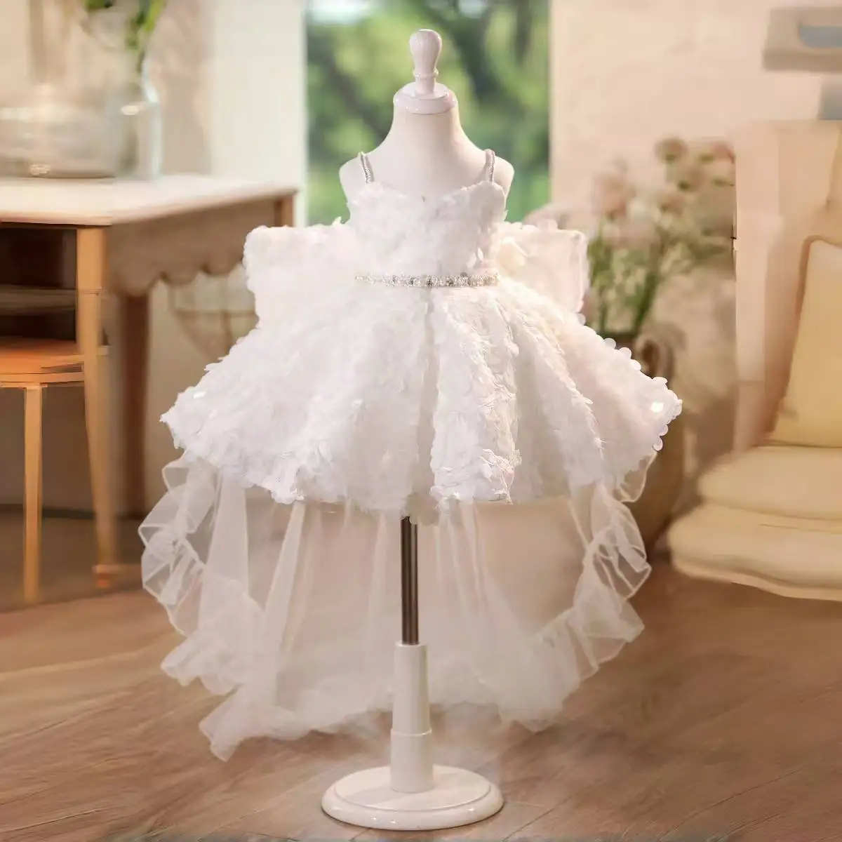 Dreamy Vow D136 White Elegant Girls Dress Beaded Square Collar Knee Length Children Wedding Birthday Holiday Party Pageant Dress
Dreamy Vow D136 White Elegant Girls Dress Beaded Square Collar Knee Length Children Wedding Birthday Holiday Party Pageant Dress