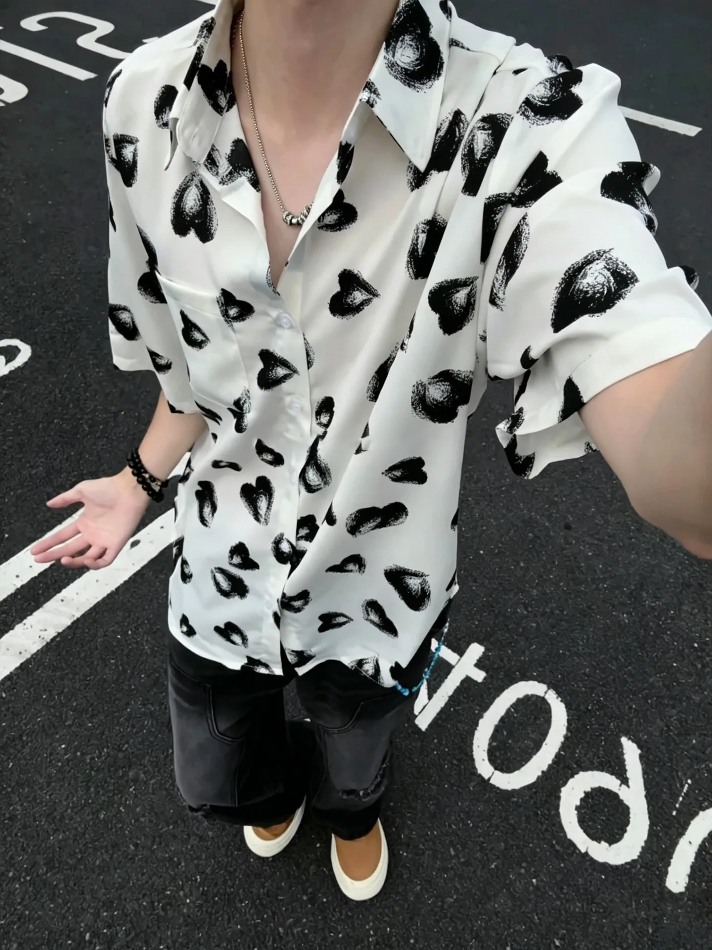 White Love Heart Print Short Sleeve Ice Silk Men's Summer Shirt Cool Feeling Holiday Vacation Sun Protection Outerwear
White Love Heart Print Short Sleeve Ice Silk Men's Summer Shirt Cool Feeling Holiday Vacation Sun Protection Outerwear